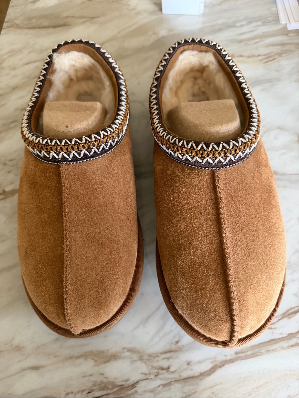 Brand New Women’s UGG Tasman II Chestnut Suede Shearling-Lined Mules